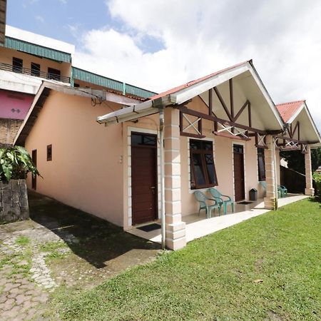 Villa Keluarga Bre Batunanggar Berastagi Buitenkant foto